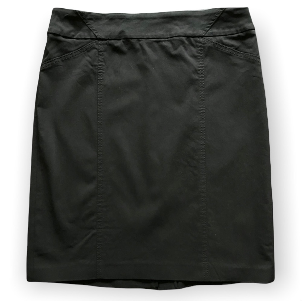 Renaur Brand Black Knee-Length Skirt